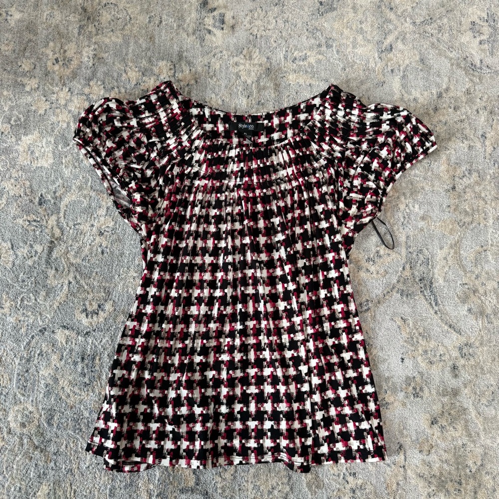 Style & Co Black and Pink Houndstooth Short Sleeve Top